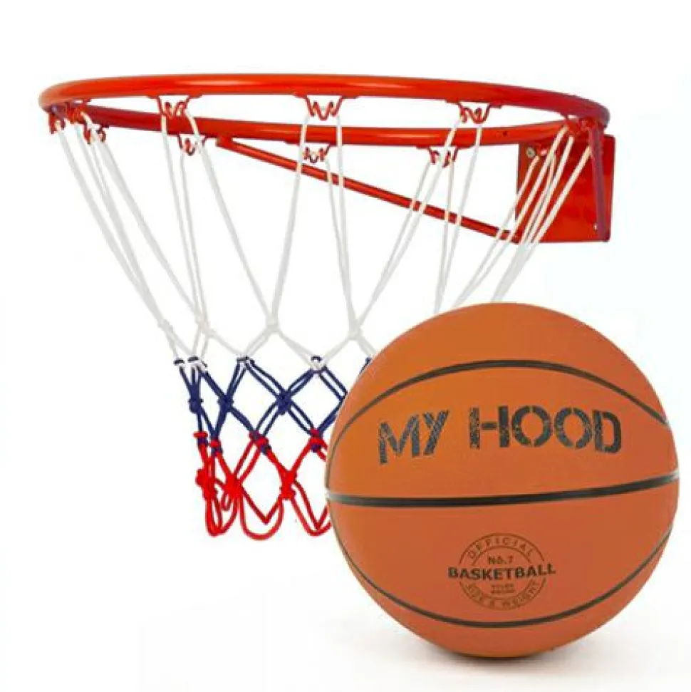 Basketballkurv med bold